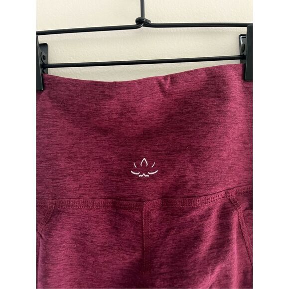 Beyond Yoga Spacedye Zip By Boulevard High Waisted 7/8 Leggings S Maroon - Picture 4 of 5